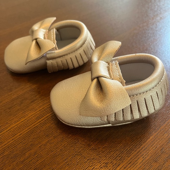 Gold Baby Shoes (New!) - Picture 2 of 3